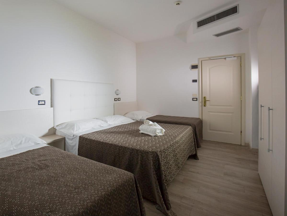 Hotel Elite Cattolica Exterior foto