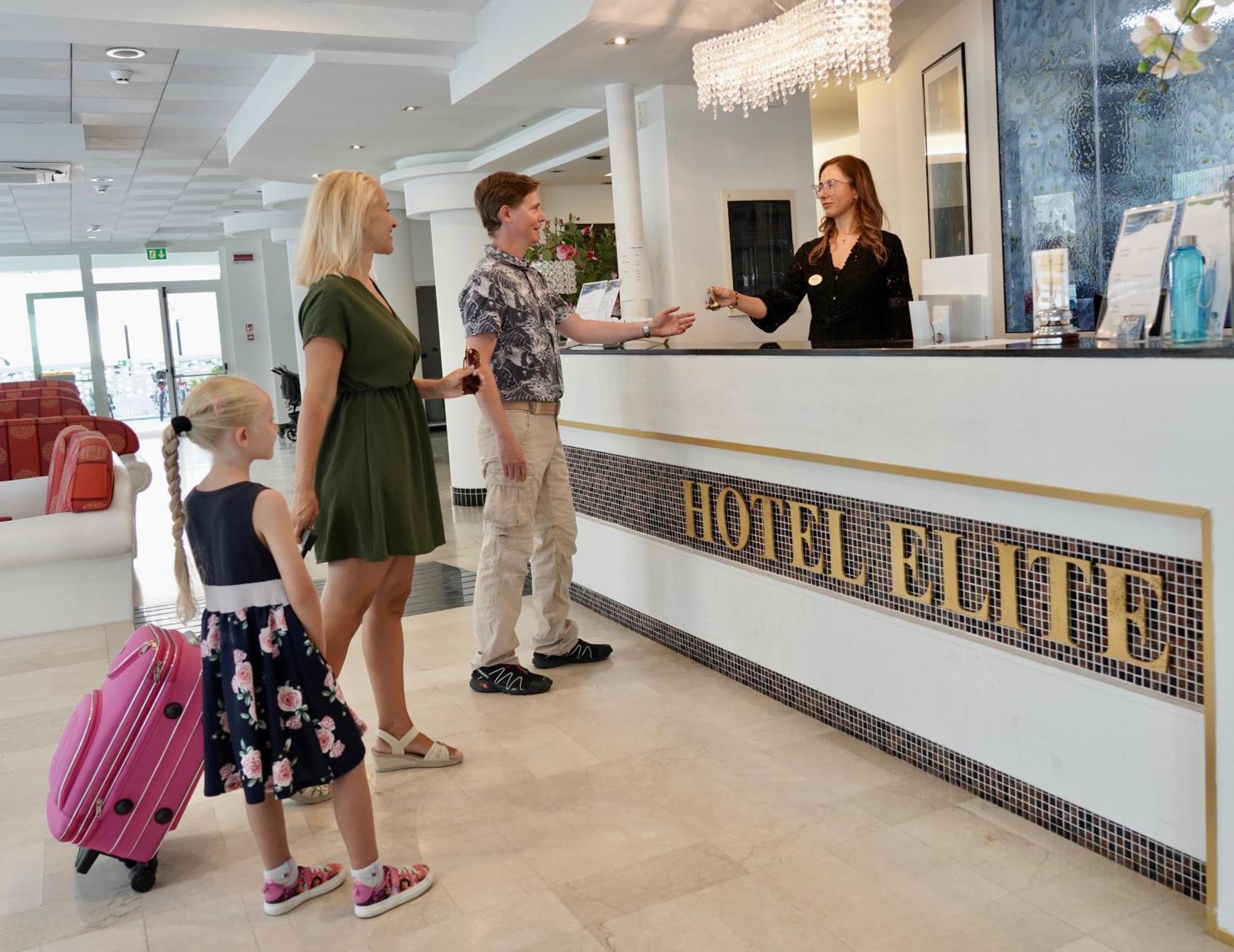 Hotel Elite Cattolica Exterior foto