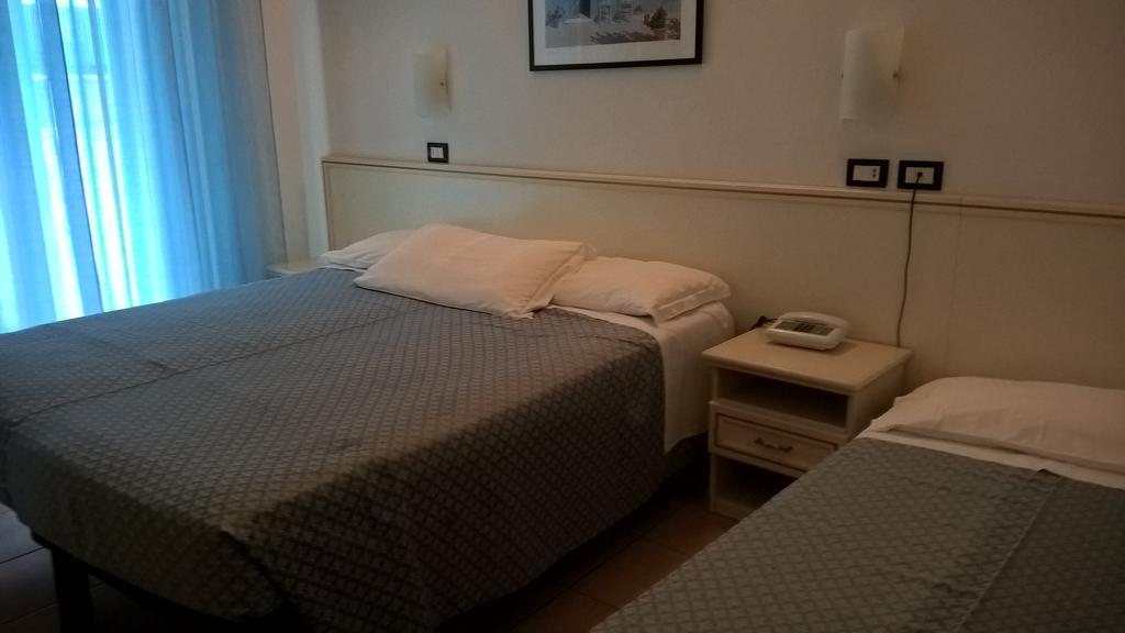 Hotel Elite Cattolica Exterior foto