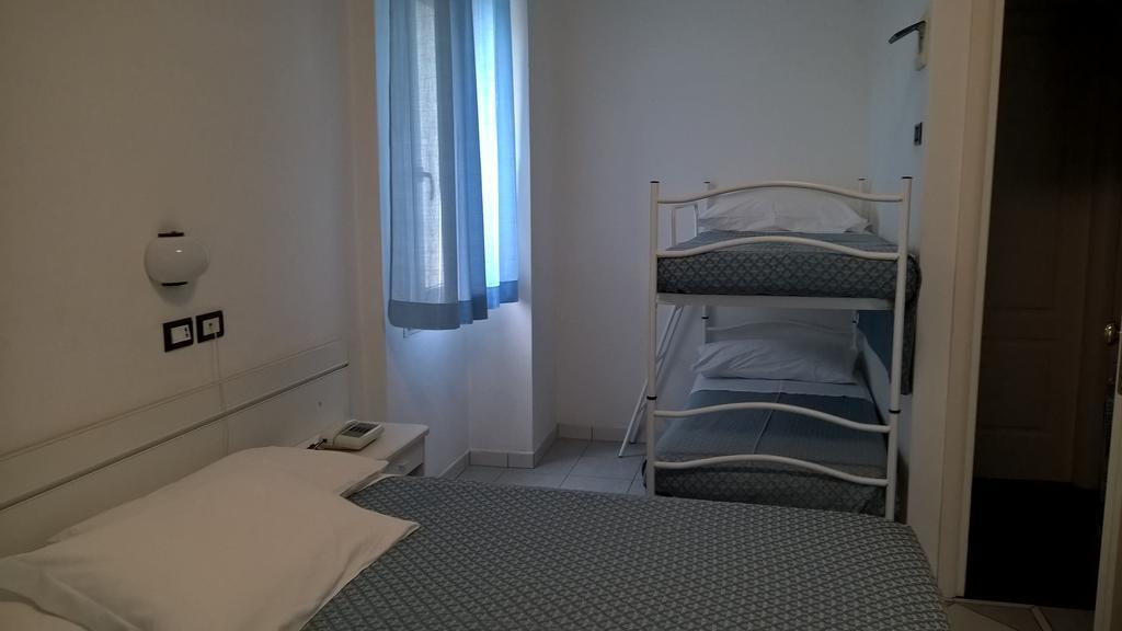 Hotel Elite Cattolica Zimmer foto