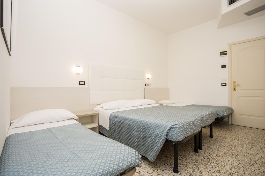 Hotel Elite Cattolica Exterior foto